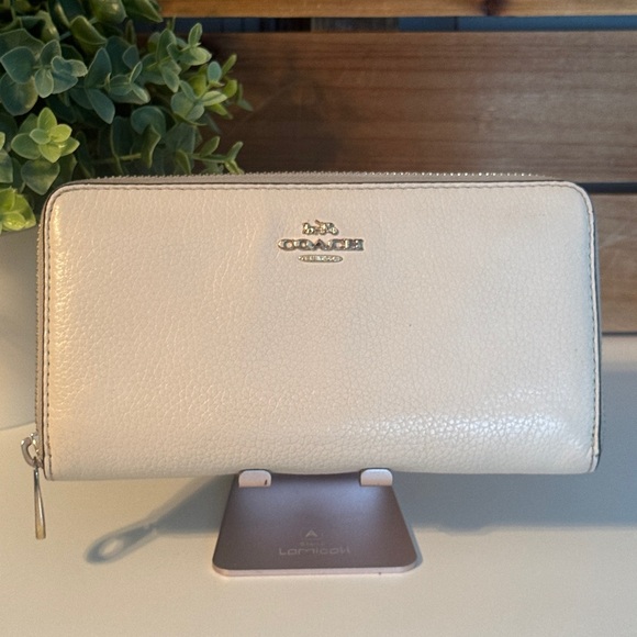 Coach Handbags - Coach C3441 Long Zip Around Crossgrain Accordion Leather Wallet Chalk